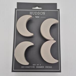 Hudson Home Set Of Four Moon Shaped Decorative Drawer Pulls
